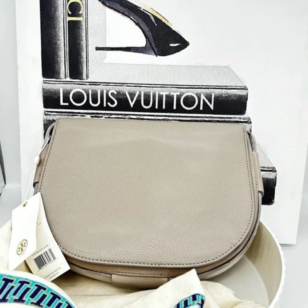 Tory Burch Pebbled Leather Saddle Crossbody Bag French Gray w/ Lock NWT $495 - Picture 2 of 10